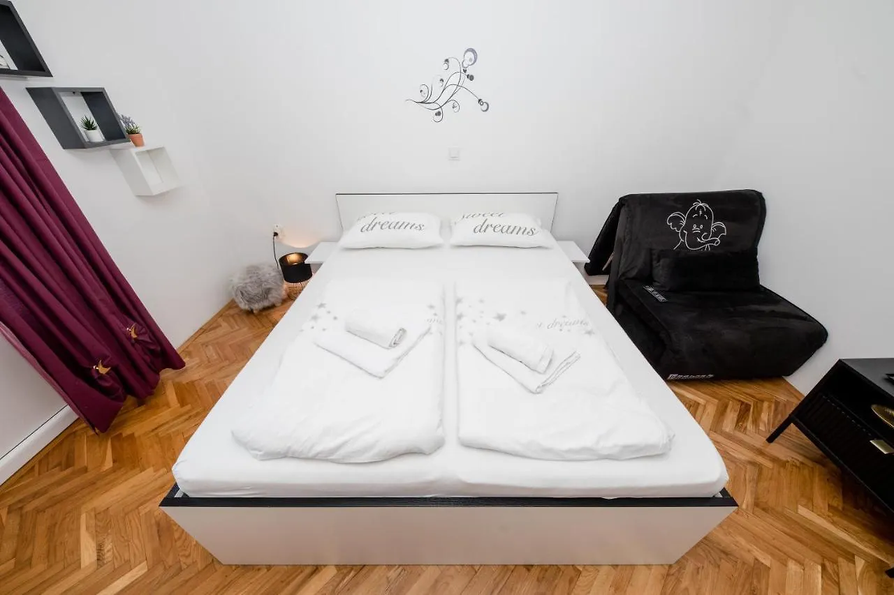 Apartmani Ana & Milo Lopar Apartment