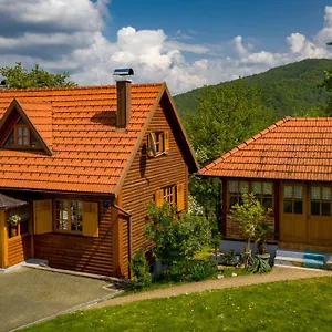 House Pecisce Skrad