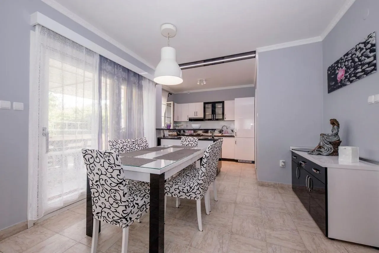 Apartmani Ana & Milo Lopar 0*,
