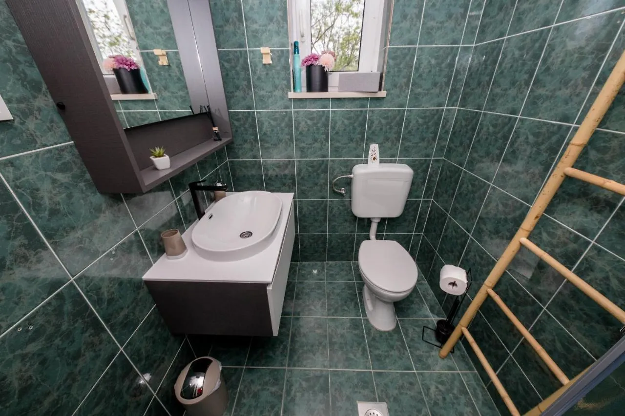 Apartmani Ana & Milo Lopar