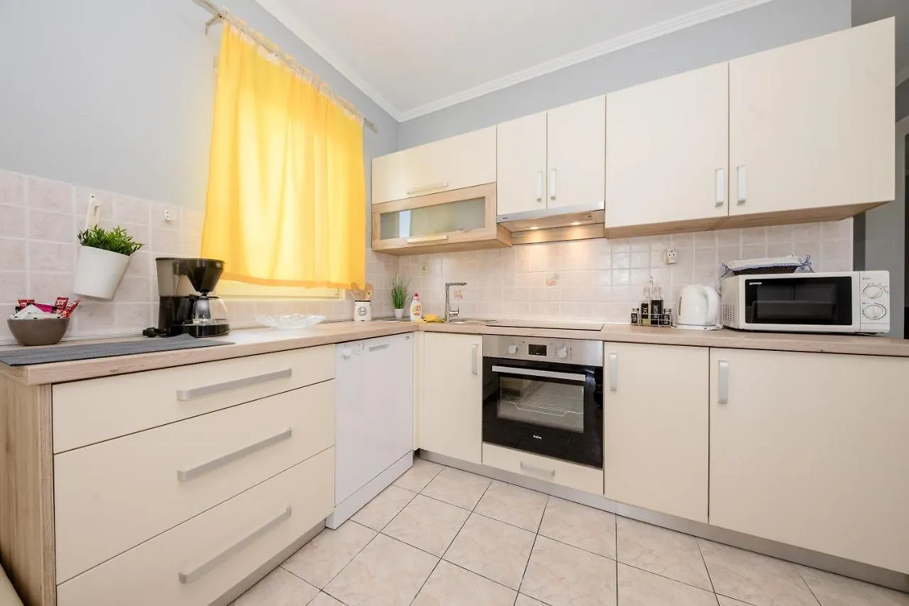 Apartmani Ana & Milo Lopar Apartment