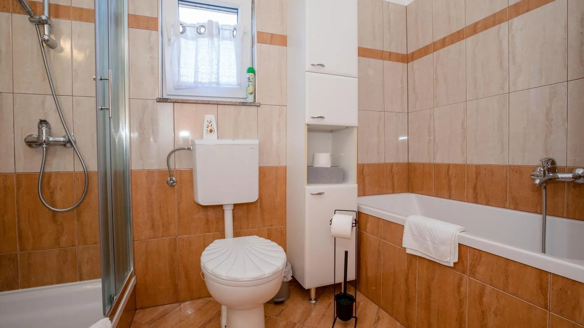 Apartmani Ana & Milo Lopar Apartment